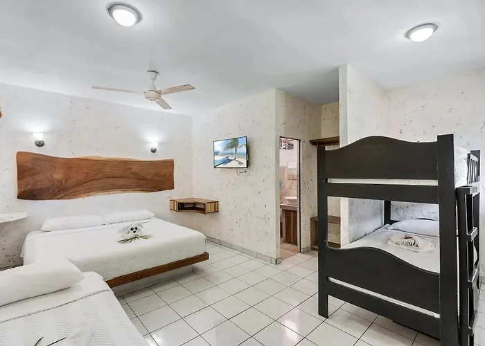 Hotel - 1 Mi To 2*